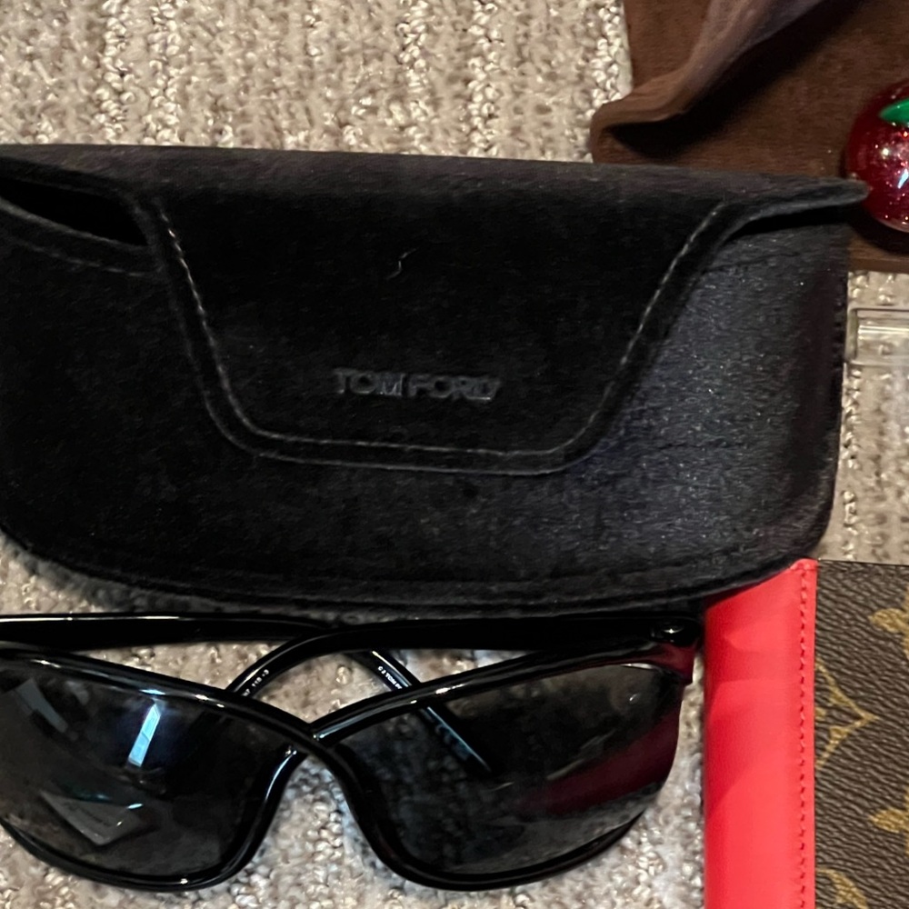 Tom Ford Sleek Black Sunglasses